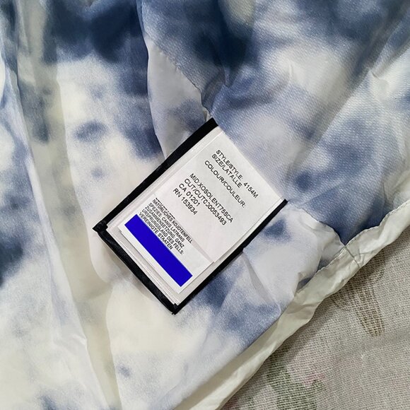 Canada Goose White Stand Collar Down Vest - Picture 11 of 11